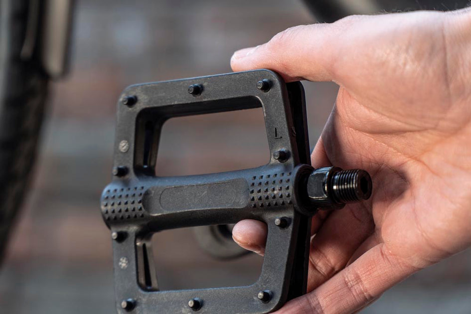 How To install and remove the pedals Modmo